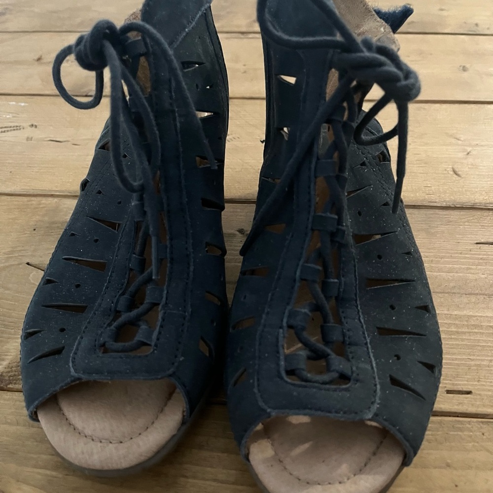 Earth Brand Women's Lace-Up Peep Toe Shoes - Blue
